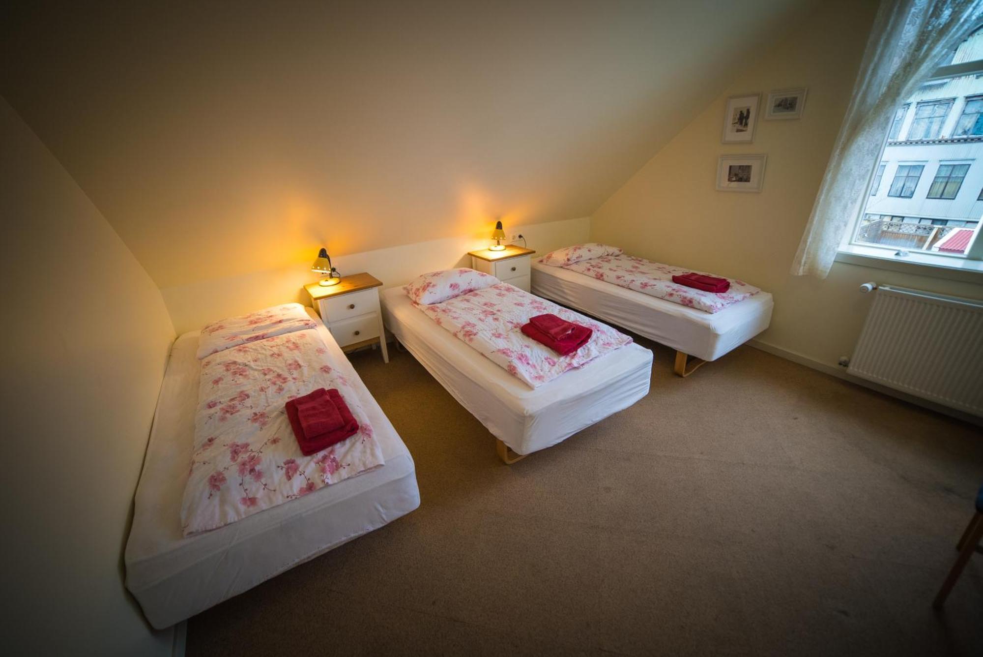 Guesthouse Gamla Ísafjörður Buitenkant foto