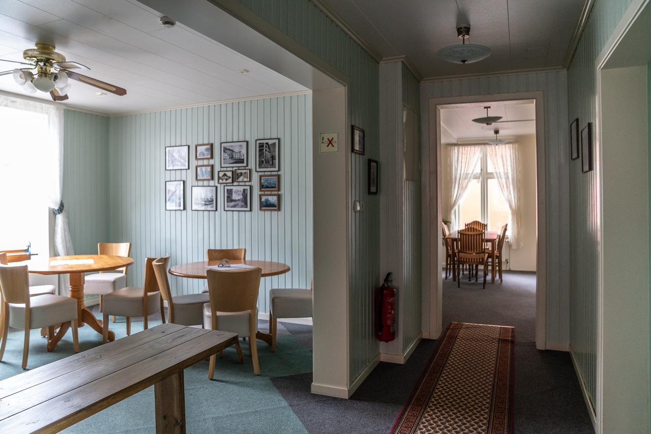 Guesthouse Gamla Ísafjörður Buitenkant foto