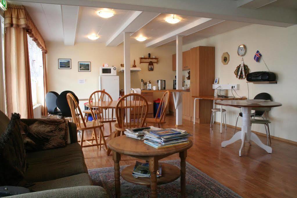 Guesthouse Gamla Ísafjörður Buitenkant foto