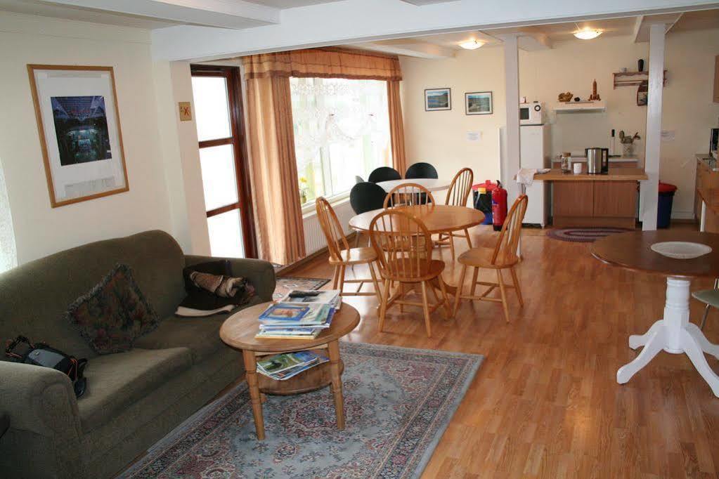 Guesthouse Gamla Ísafjörður Buitenkant foto